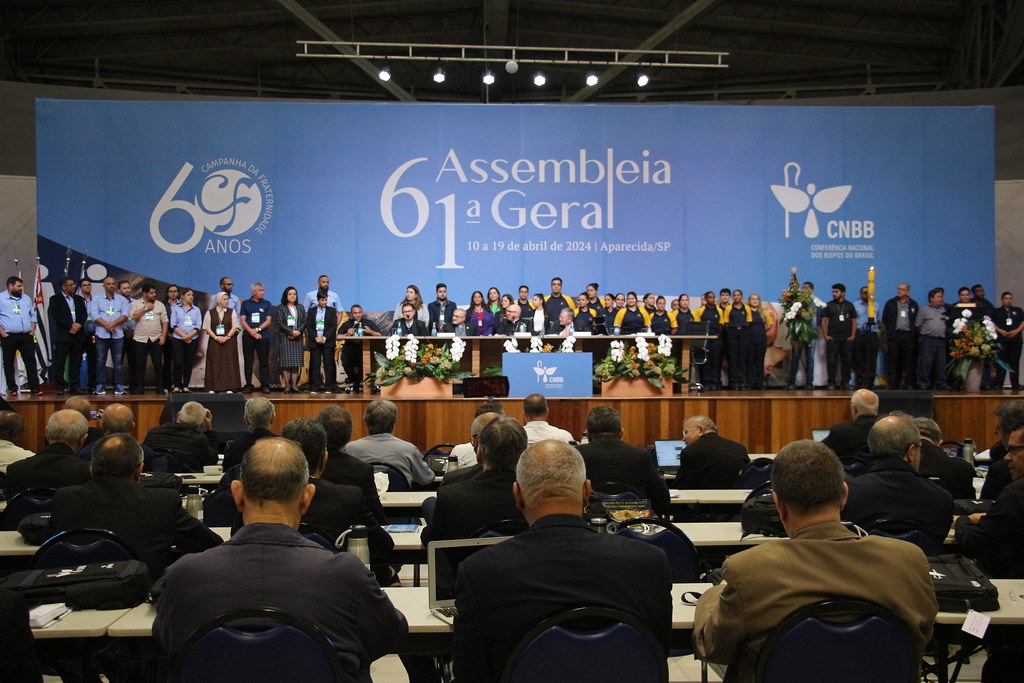 Entre Bispos, Assessores e Colaboradores, mais de mil pessoas participaram do desenvolvimento da Assembleia Geral