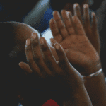 A formação cristã requer paciência, escuta e testemunho, enfatiza Papa