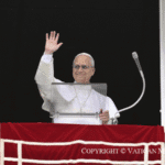Papa no Angelus: A fé abre nossos olhos para a humanidade sofredora